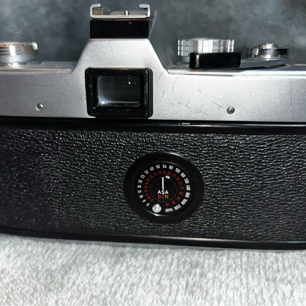 Vintage Silver Minolta SRT100 35mm SLR Camera Body Used Good For Parts